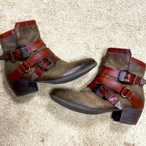 MJUS ankle leather boots size 7